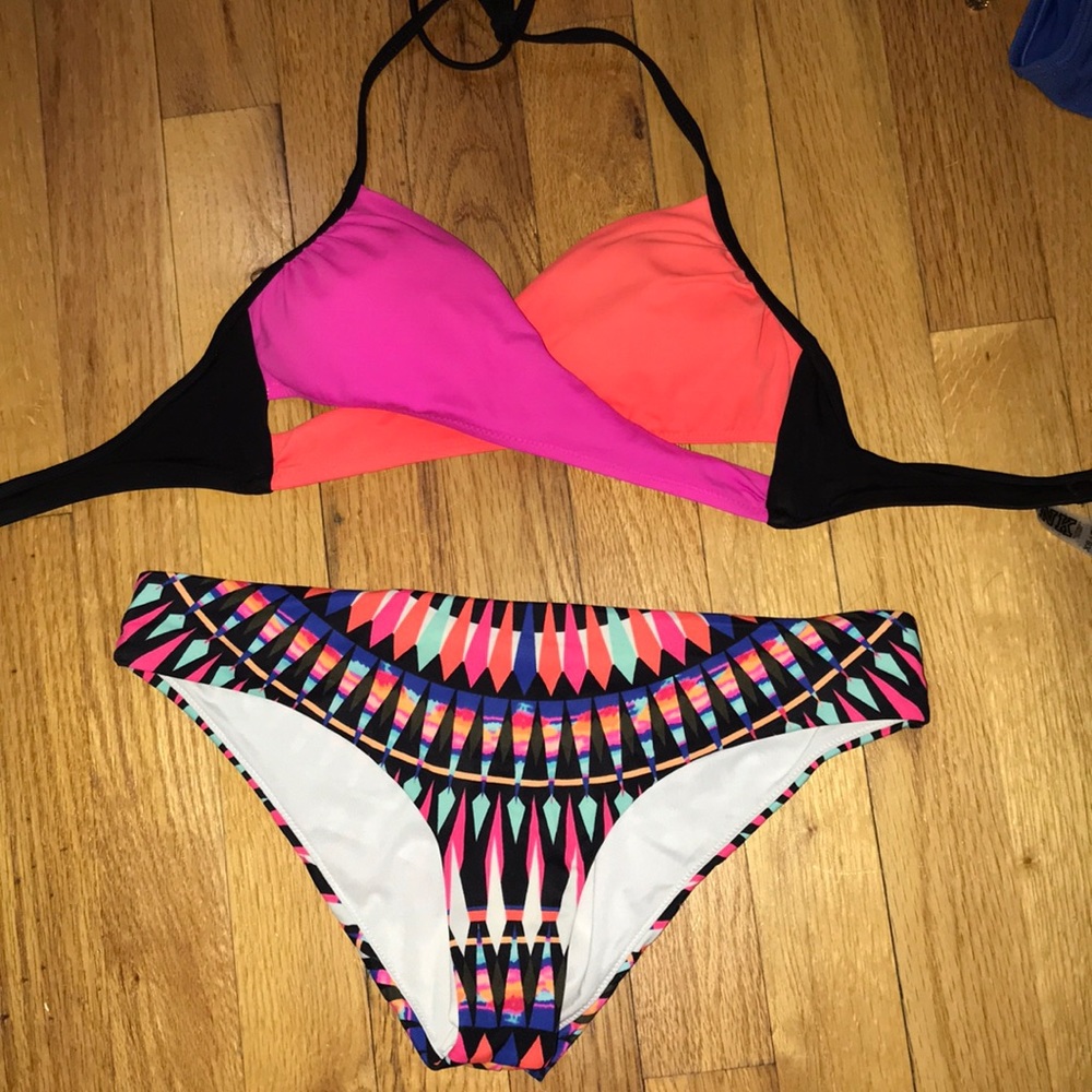 VS pink bikini